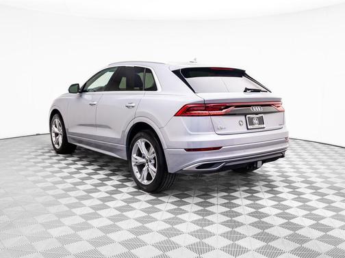 2022 Audi Q8 55 Premium