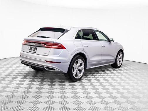 2022 Audi Q8 55 Premium