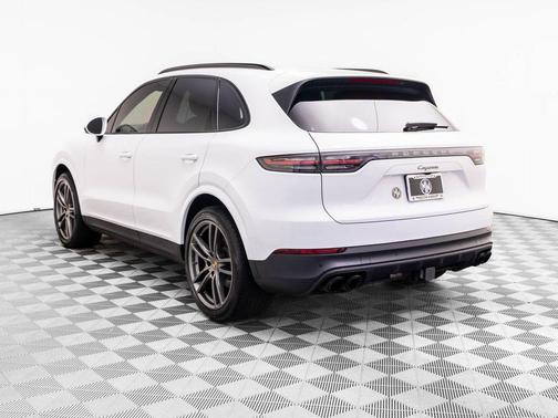 White 2022 Porsche Cayenne Platinum Edition