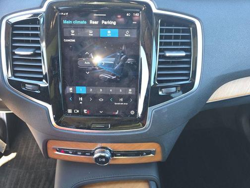 2024 Volvo XC90 Recharge Plug-In Hybrid T8 Plus Bright Theme 7-Seater