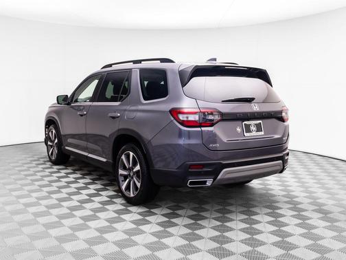 Modern Steel Metallic 2023 Honda Pilot AWD Elite
