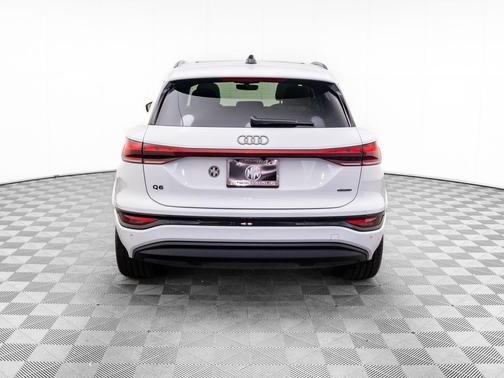 2025 Audi Q6 e-tron Premium Plus quattro