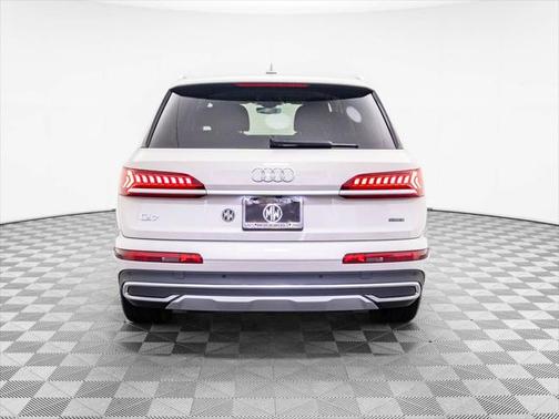 2024 Audi Q7 55 Premium Plus