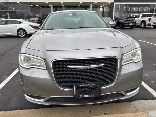 2017 Chrysler 300 Limited
