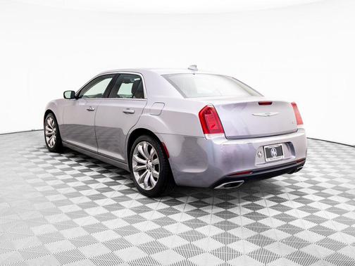 2017 Chrysler 300 Limited