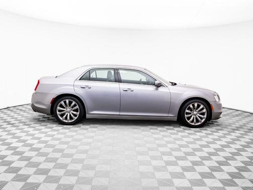 2017 Chrysler 300 Limited