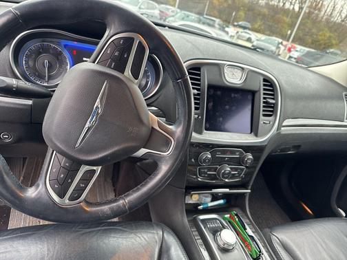 2017 Chrysler 300 Limited