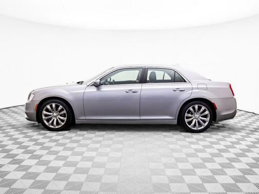 2017 Chrysler 300 Limited