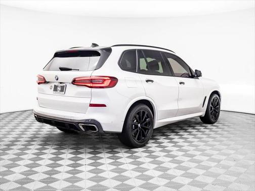 2020 BMW X5 M50i