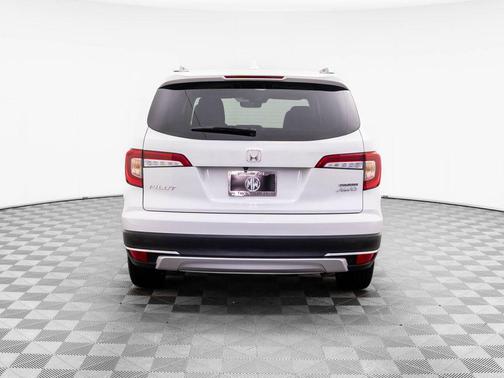 2022 Honda Pilot Touring 8-Passenger