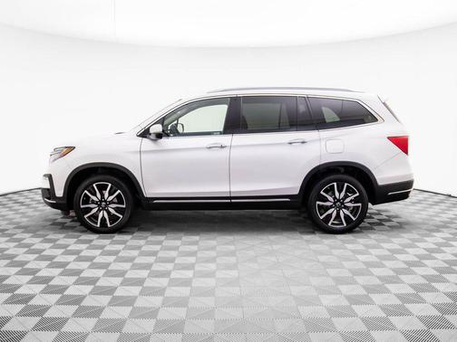 2022 Honda Pilot Touring 8-Passenger