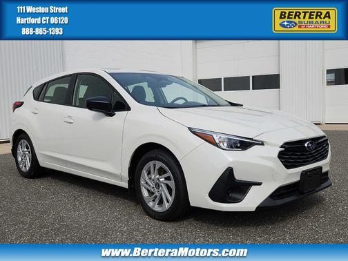 Crystal White Pearl 2025 Subaru Impreza