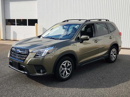 Autumn Green Metallic 2023 Subaru Forester Premium