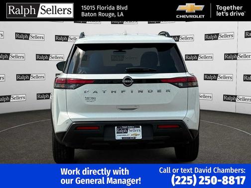 2025 Nissan Pathfinder SV