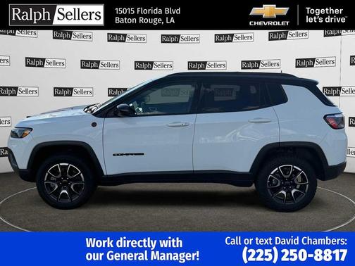 Bright White Clearcoat 2025 Jeep Compass Trailhawk