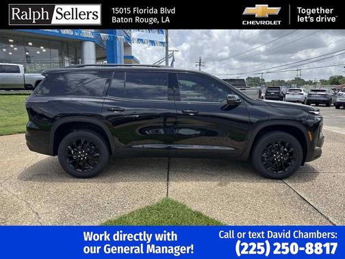 Mosaic Black Metallic 2026 Chevrolet Traverse LT