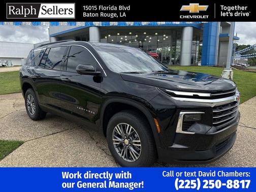 Mosaic Black Metallic 2026 Chevrolet Traverse LT