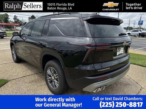 Mosaic Black Metallic 2026 Chevrolet Traverse LT