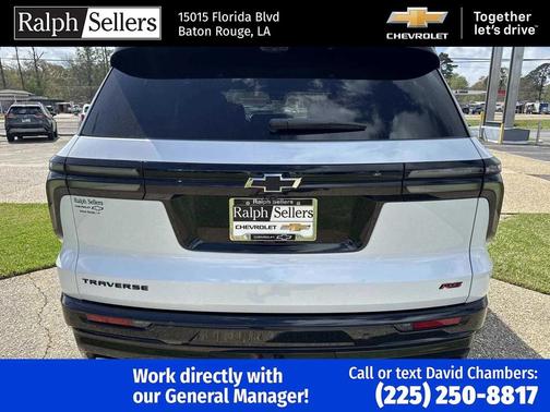 Polar White Tricoat 2026 Chevrolet Traverse RS