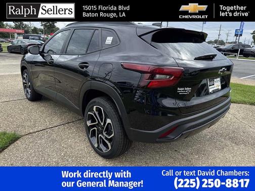 Mosaic Black Metallic 2026 Chevrolet Trax FWD 2RS