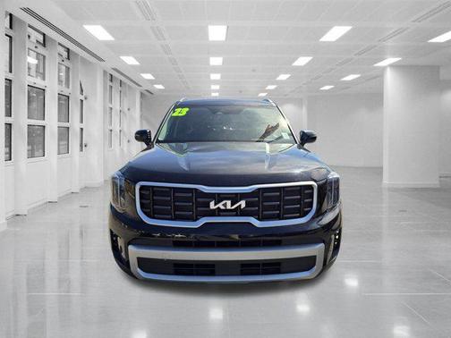 Ebony Black 2023 Kia Telluride S