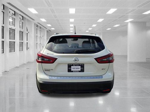 2022 Nissan Rogue Sport SV