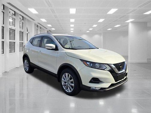 2022 Nissan Rogue Sport SV