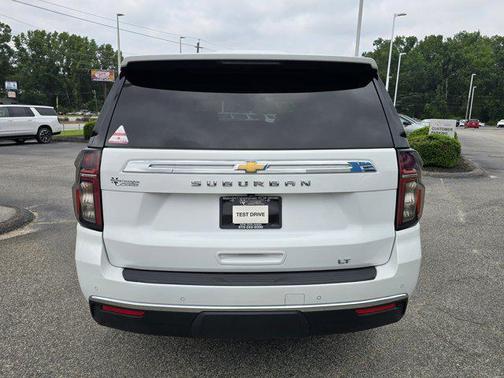 2023 Chevrolet Suburban LT