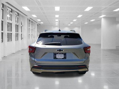Sterling Gray Metallic 2026 Chevrolet Trax FWD ACTIV