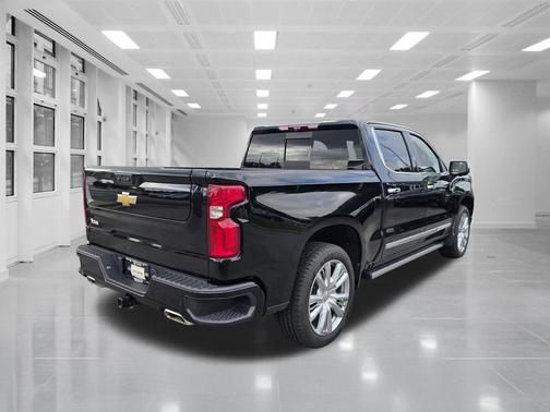 Black 2024 Chevrolet Silverado 1500 High Country