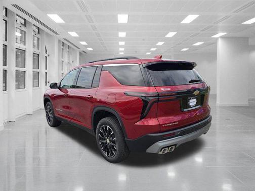 Radiant Red Tintcoat 2026 Chevrolet Traverse LT