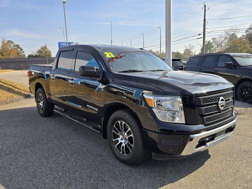2021 Nissan Titan SV