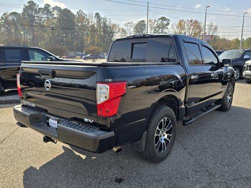 2021 Nissan Titan SV