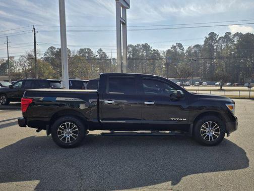 2021 Nissan Titan SV