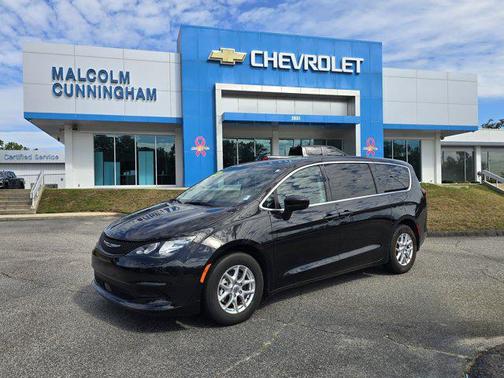 2022 Chrysler Voyager LX