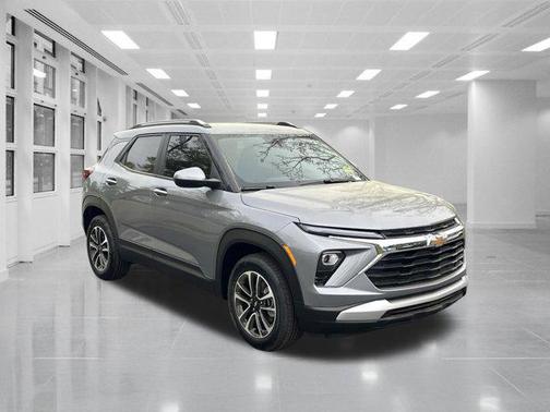 Sterling Gray Metallic 2026 Chevrolet Trailblazer LT