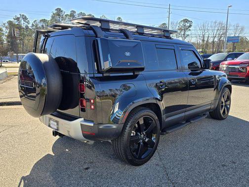 2024 Land Rover Defender 110 P400 S