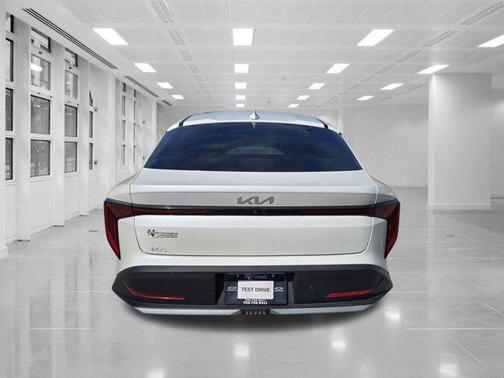 Snow White Pearl 2025 Kia K4 EX