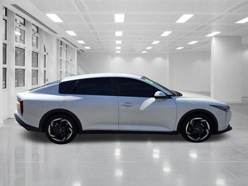 Snow White Pearl 2025 Kia K4 EX