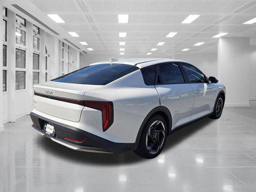 Snow White Pearl 2025 Kia K4 EX
