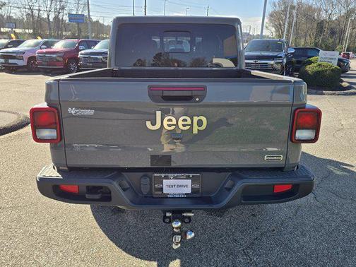 2022 Jeep Gladiator Overland