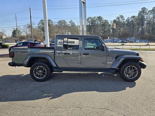 2022 Jeep Gladiator Overland