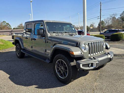 2022 Jeep Gladiator Overland
