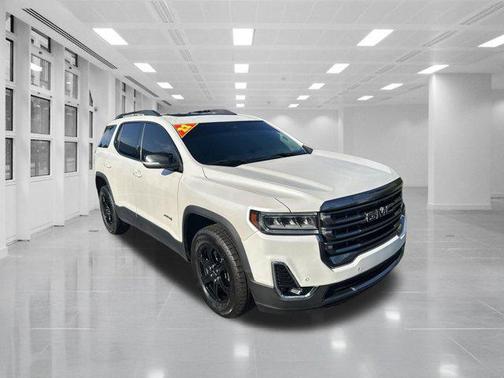 2022 GMC Acadia AWD AT4