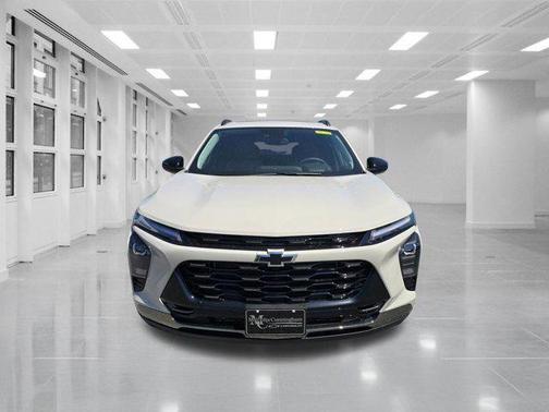 White Sands 2026 Chevrolet Trax FWD ACTIV