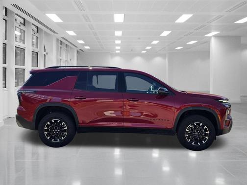 Radiant Red Tintcoat 2024 Chevrolet Traverse AWD Z71