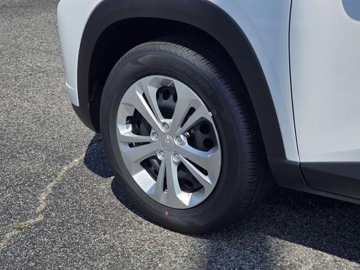 Summit White 2026 Chevrolet Trax LS