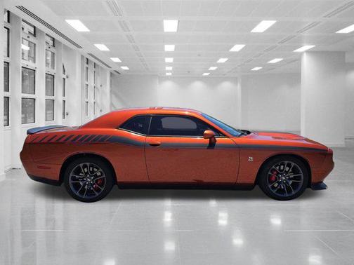 Sinamon Stick 2022 Dodge Challenger R/T Scat Pack