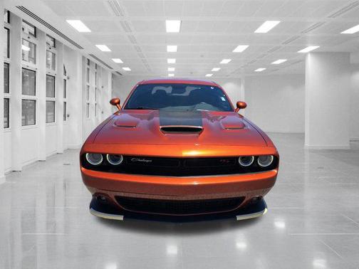 Sinamon Stick 2022 Dodge Challenger R/T Scat Pack