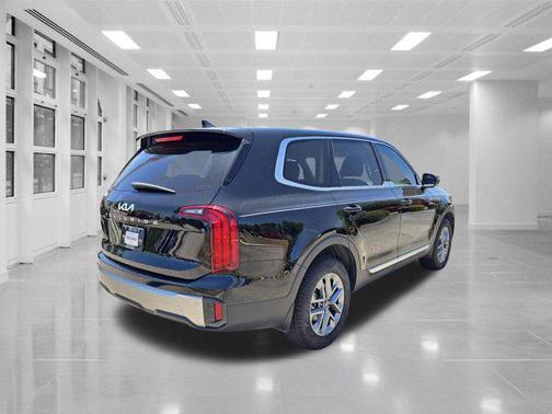 Ebony Black 2025 Kia Telluride LX